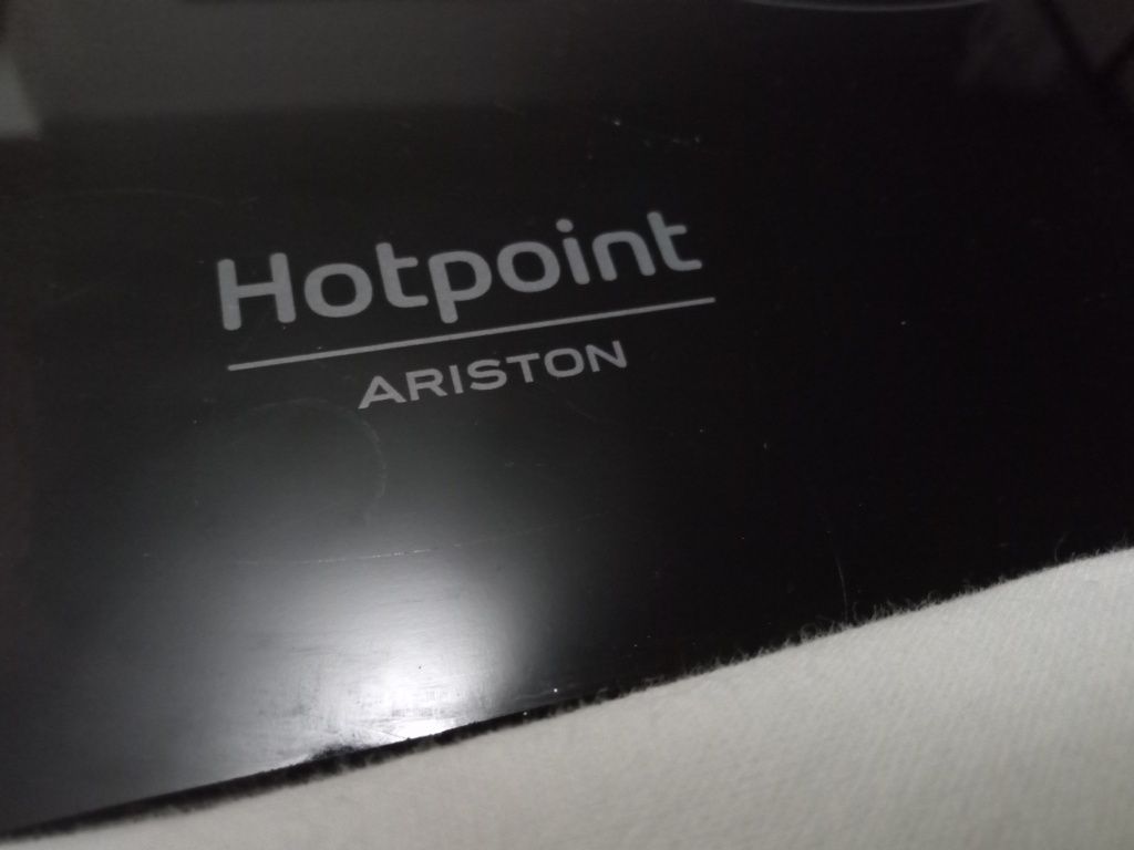 Стъклокерамичен плот за вграждане Hotpoint Ariston