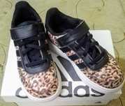 маратонки adidas