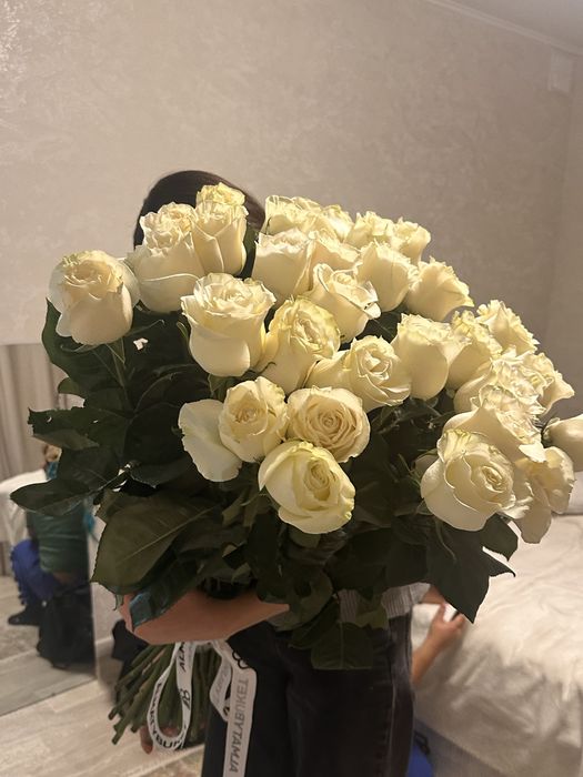 Букет белых роз /32 шт/