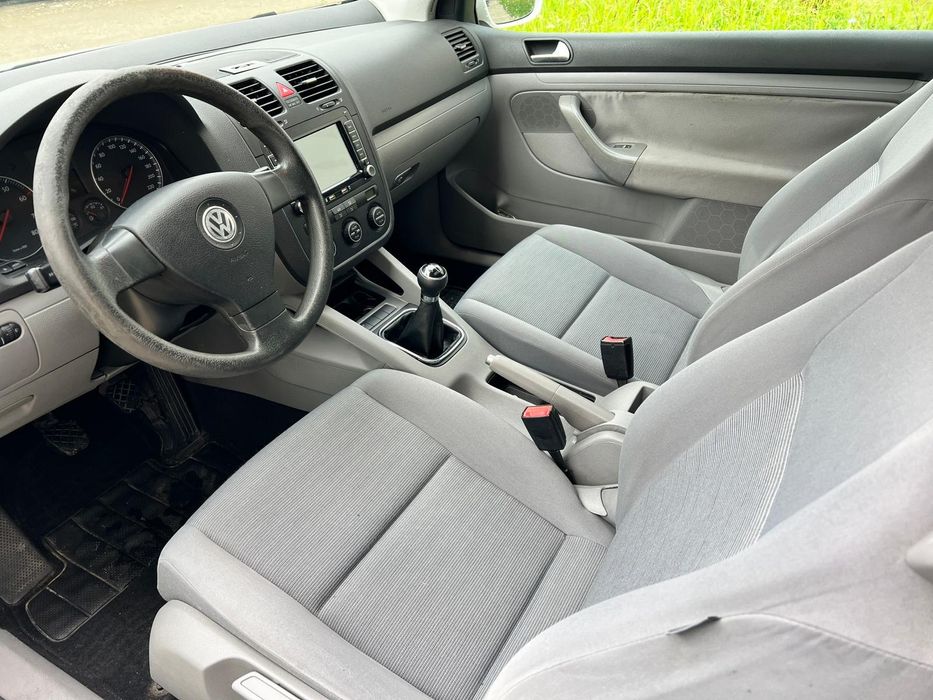 Volkswagen  Golf.