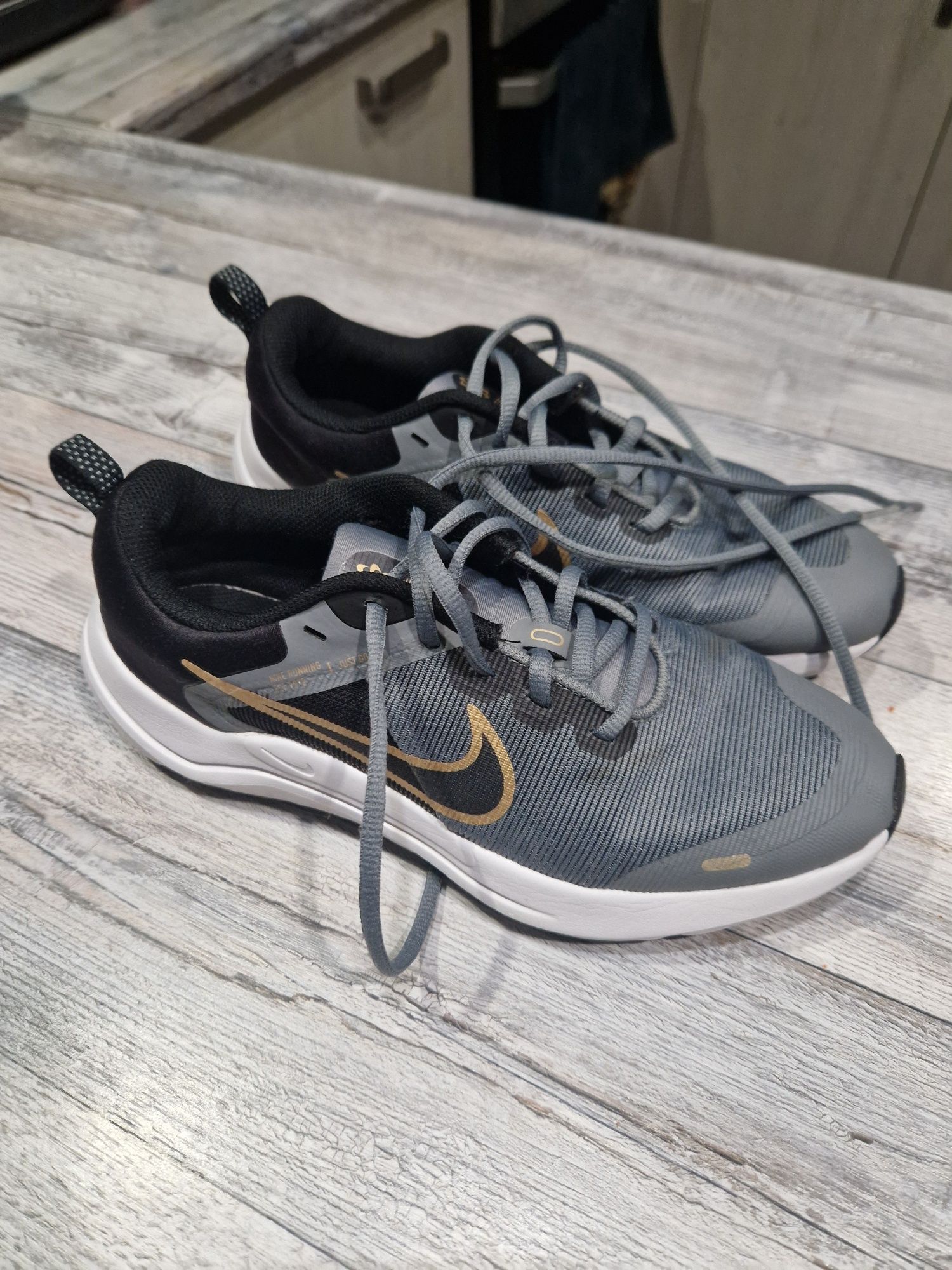 Маратонки Nike 38.5