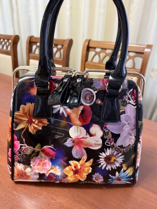 Сумка коженая, качественная, не маленькая