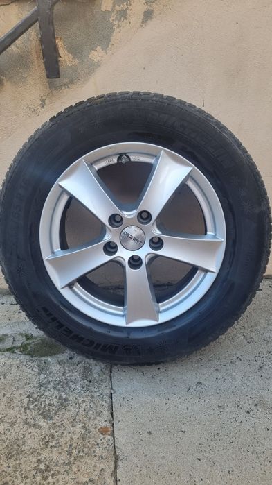 Vând 4 Jante aluminiu 16", și anvelope iarna 215/65/16