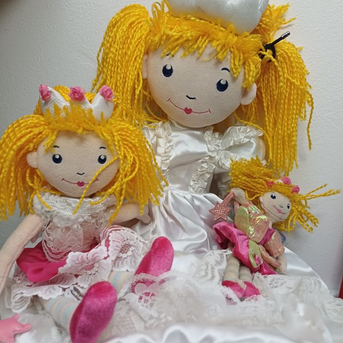 Papusi set 2+1 gratis printesa Germania