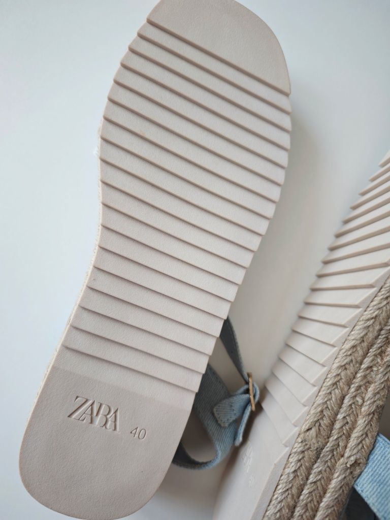 Zara нови сандали от винил и деним, 40