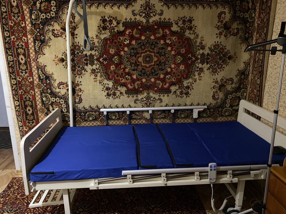 Кровать для лежачих больных с элекроприводом