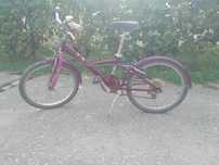 Bicicleta mov fetita