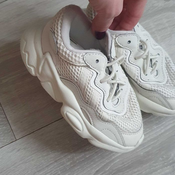 Adidasi Ozweego copii