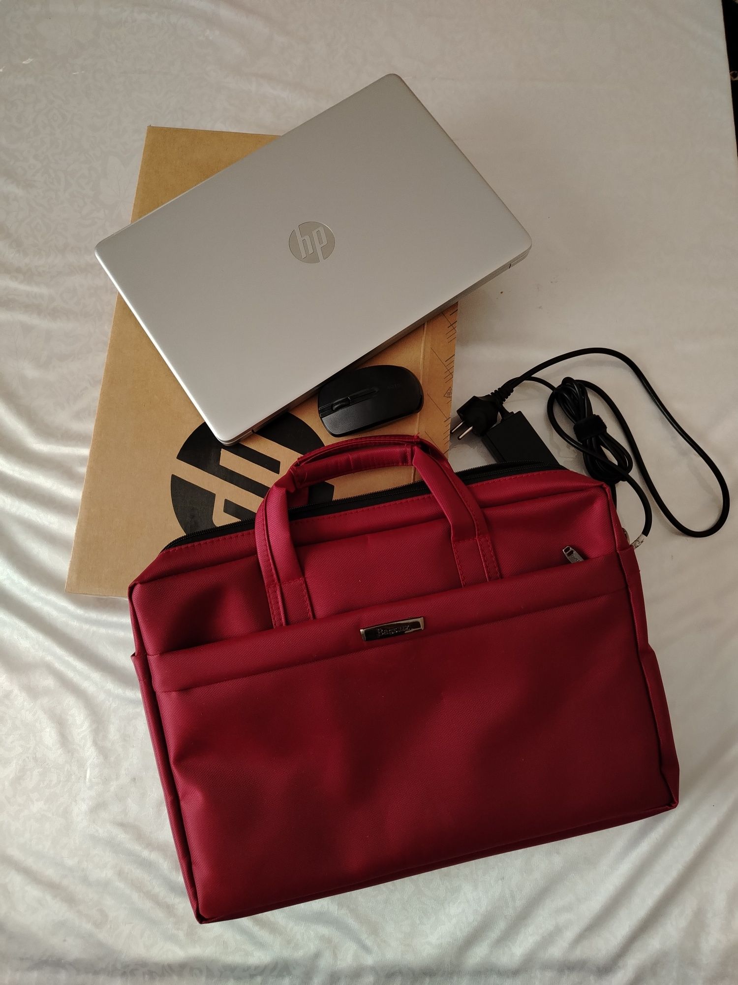 HP Notebook srochna sotiladi
