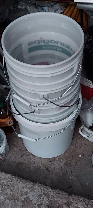 Продам ведра большие для стройки