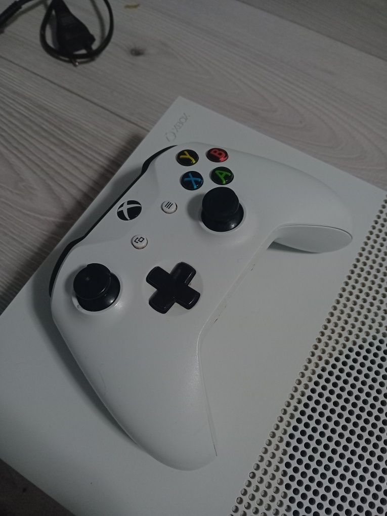 Xbox one s cu 11 jocuri