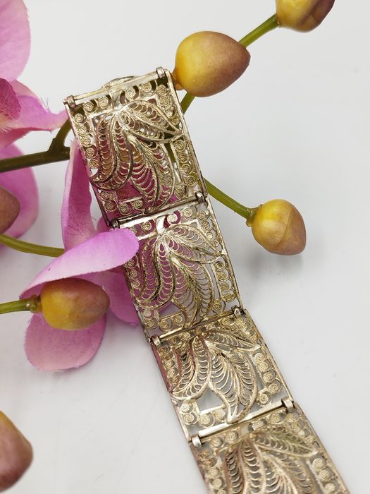 Антикварна сребърна гривна филигран 
УНИКАТ