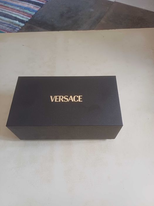 Vand ochelari versace noi