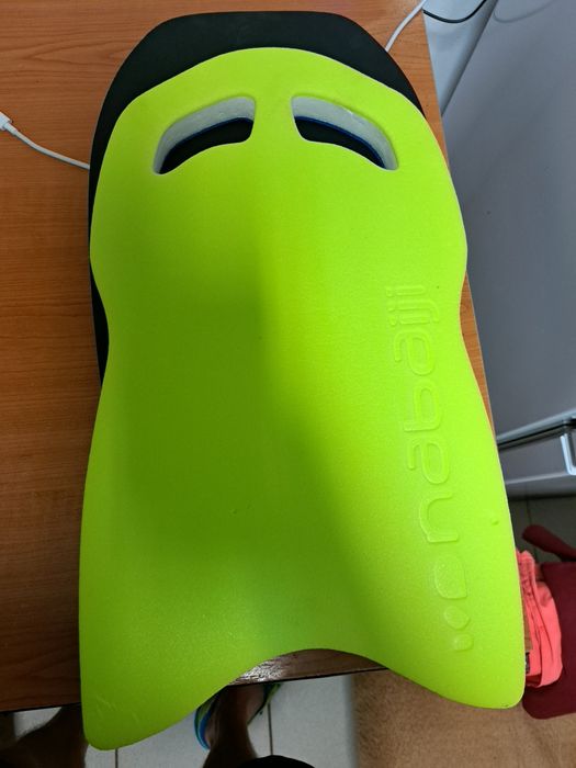 Pluta  inot pentru piscina