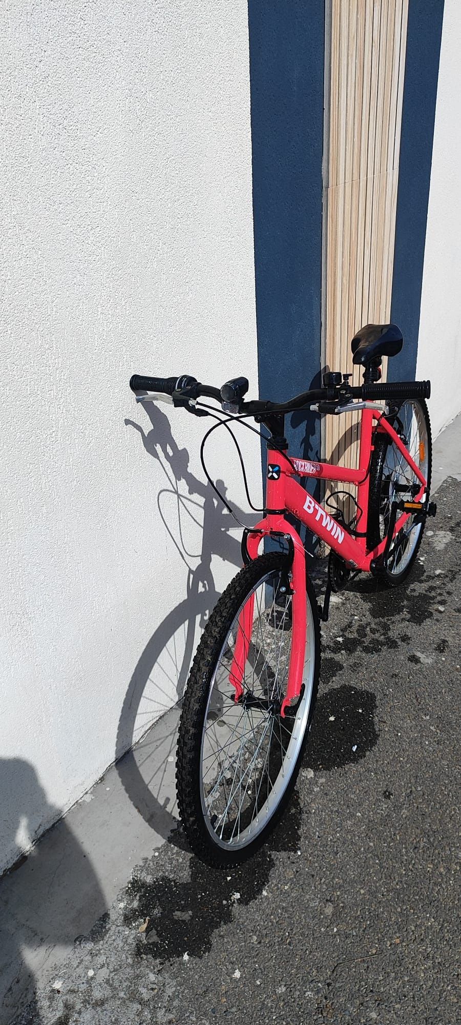 Vând bicicleta dama