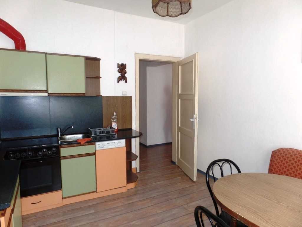 Продава се Двустаен апартамент в Перник, Център - 68 кв.м за 1221 €/кв.м - Снимка #2