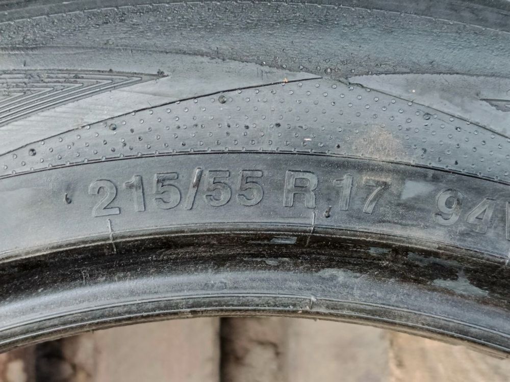 215/55/17 комплект шин