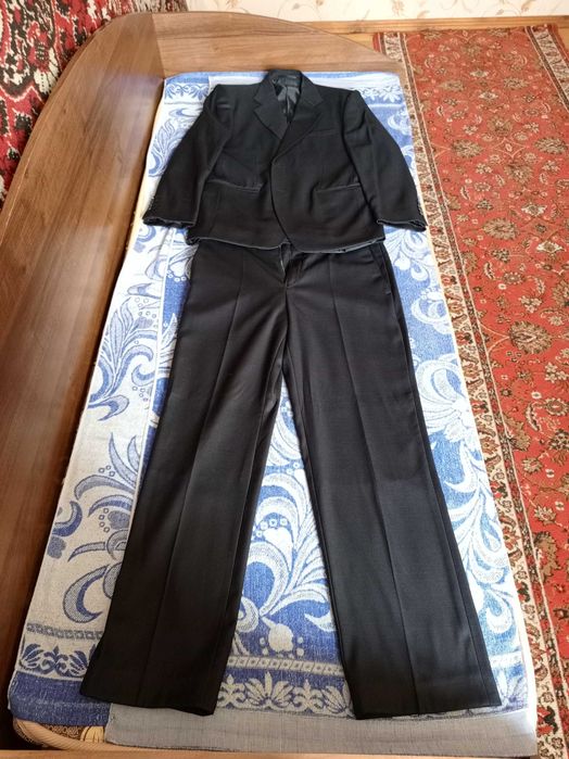 Продам мужской деловой костюм