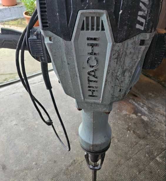 compactor, picamer, placa vibratoare, ghilotina pavaje etc.