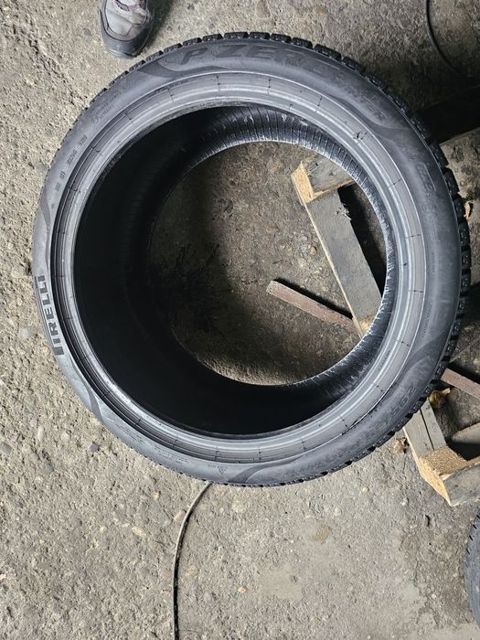 2 anvelope iarna 295 35 20 Pirelli 2020