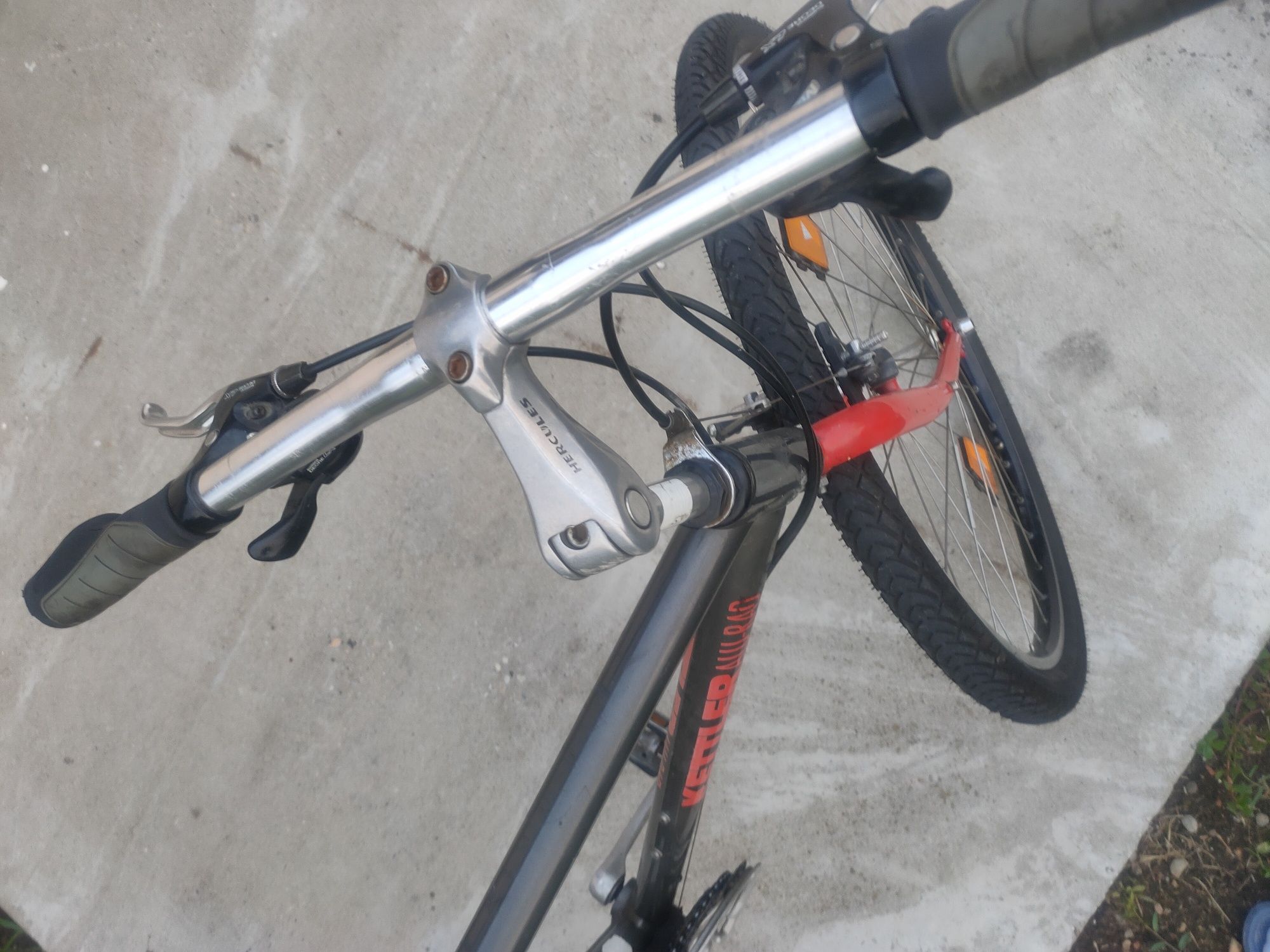 Bicicletă full aluminiu