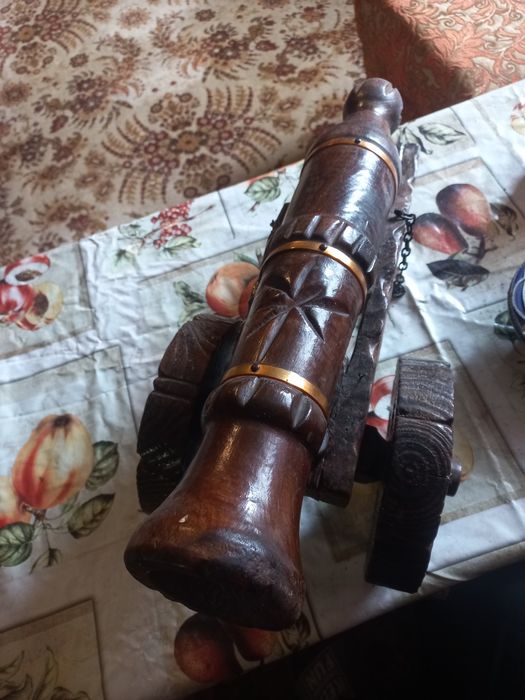 дървено оръдие по