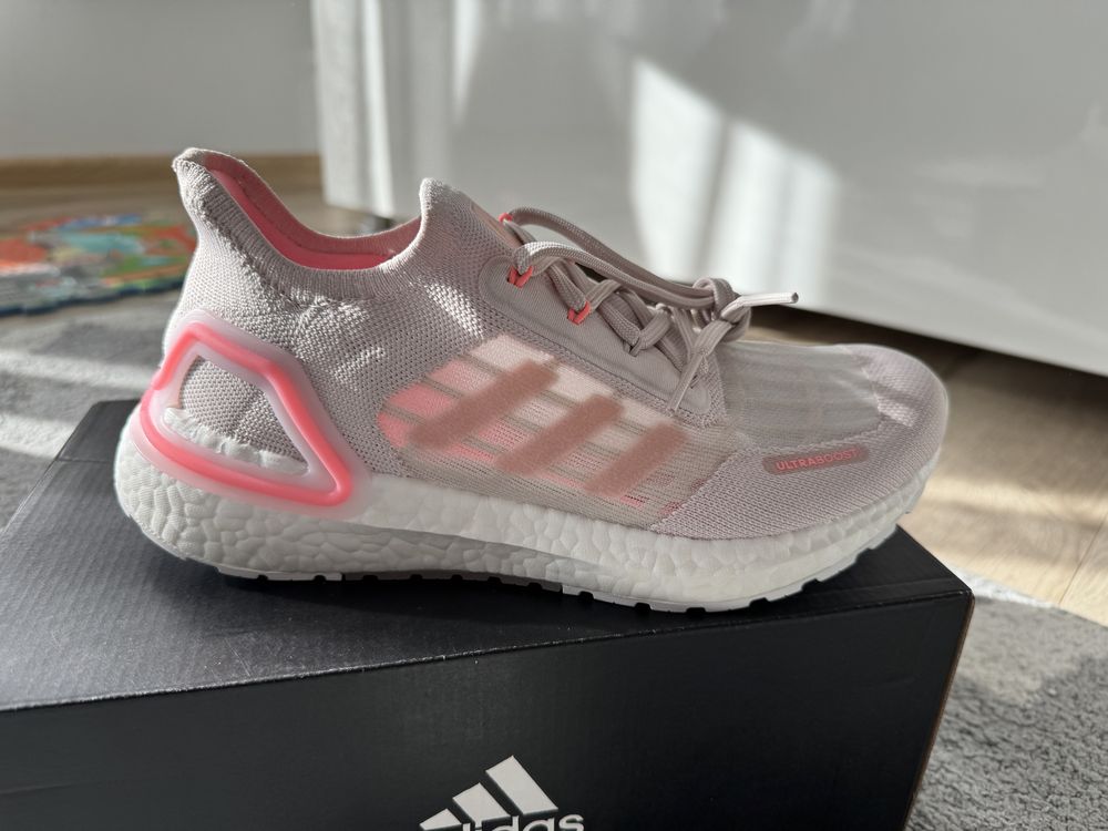 Adidas Ultraboost Noi la cutie ( marime 36.2/3 )