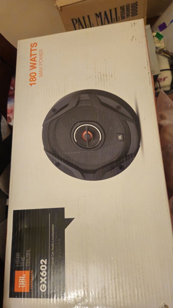 Jvc мафон 2 din, и jbl калонка сотилади.Сабуферчила басни зур чикаради