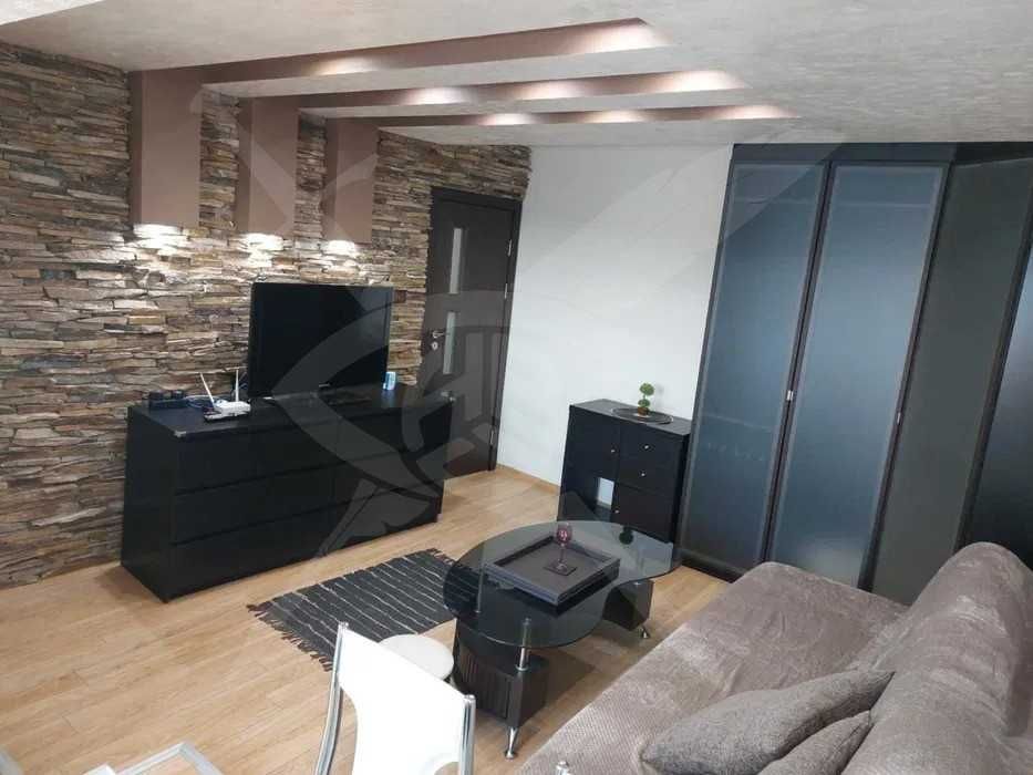 Дава се под наем Двустаен апартамент в Варна, Гръцка махала - 45 кв.м за 450 € - Снимка #2