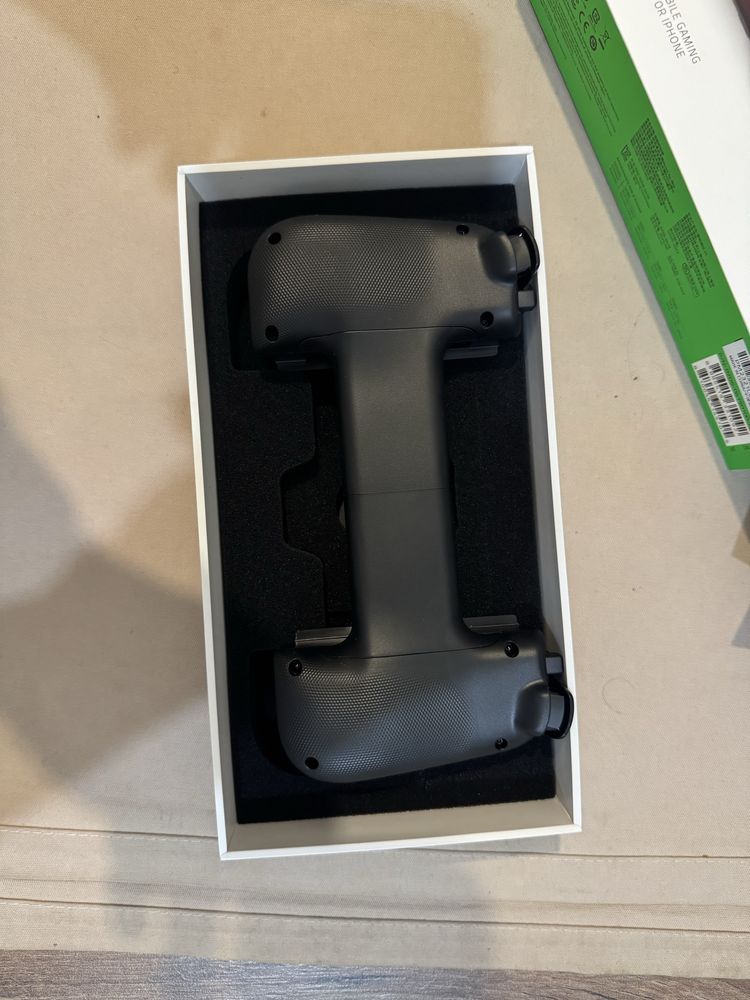 Геймпад Razer Kishi V2 for iPhone (разъём Lightning), новый