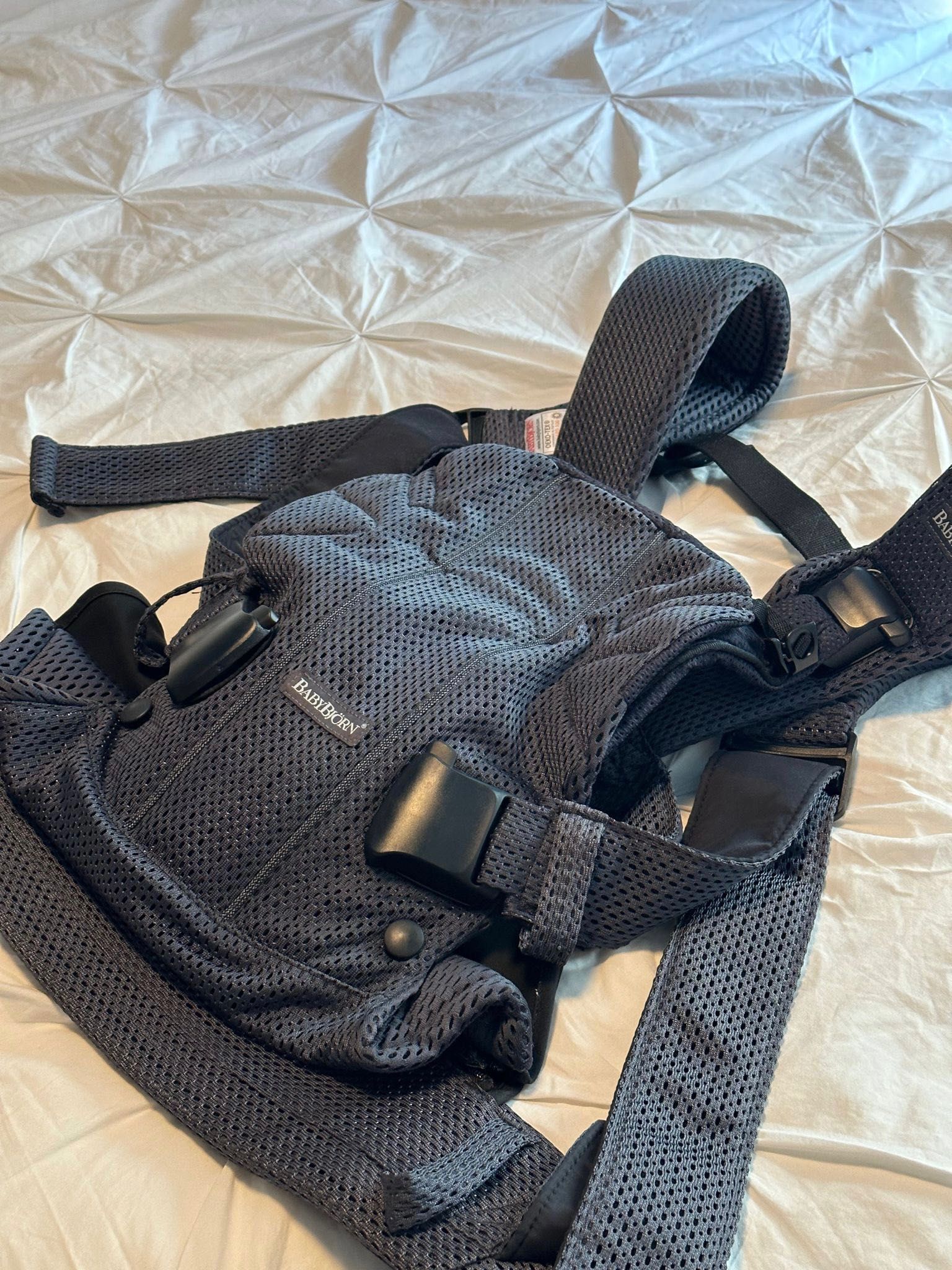 Marsupiu BabyBjorn One Air anatomic 3D Mesh - Navy Blue