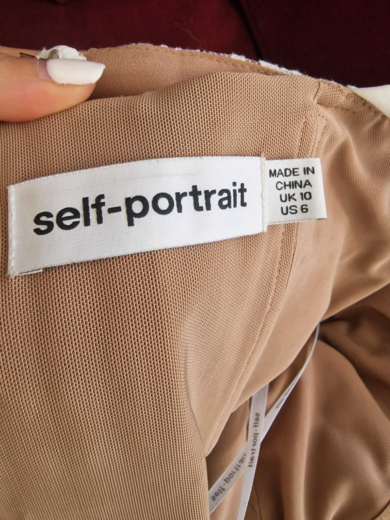 Self - Portrait рокля