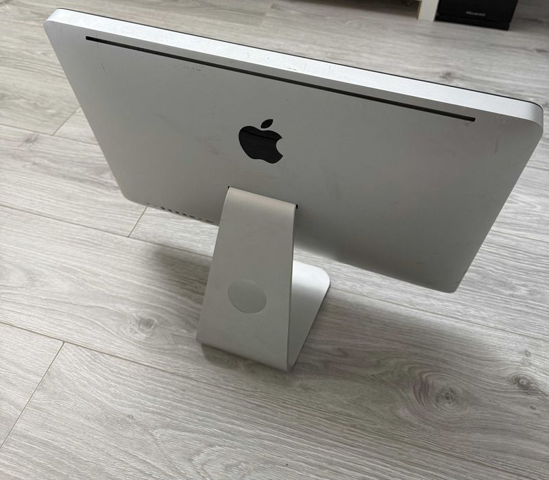 Vand iMac 21.5" cu placa video defecta