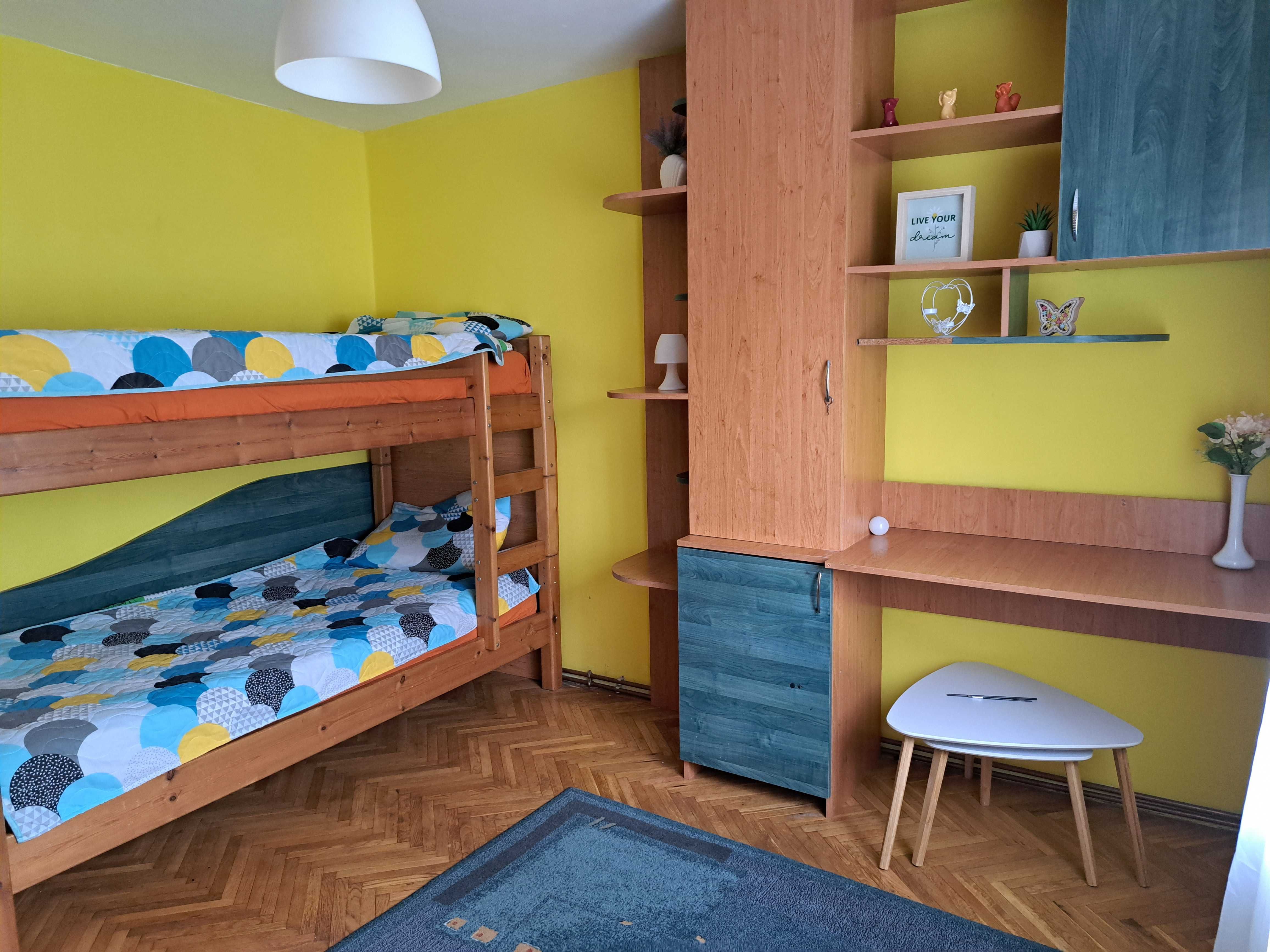 Apartament 3 camere foarte spatios, Craiova, cart. Brazda