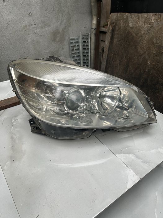 Far Mercedes C Class 2010- dreapta