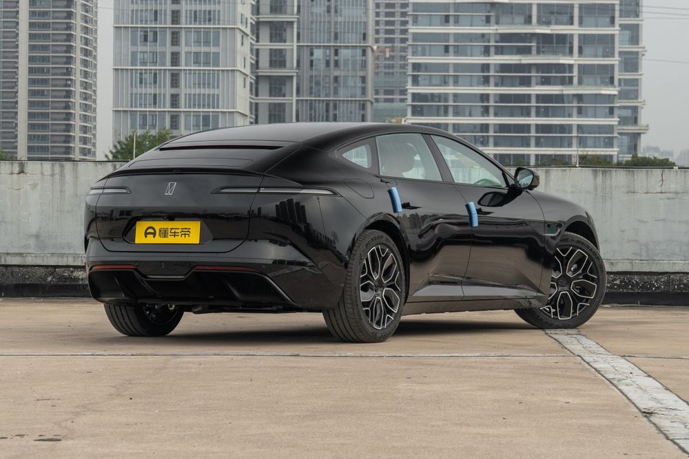 zakazga Avatr 12, 2026