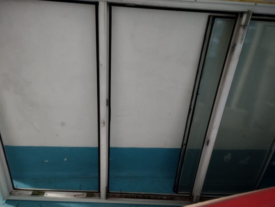 Окно Б/у пластик