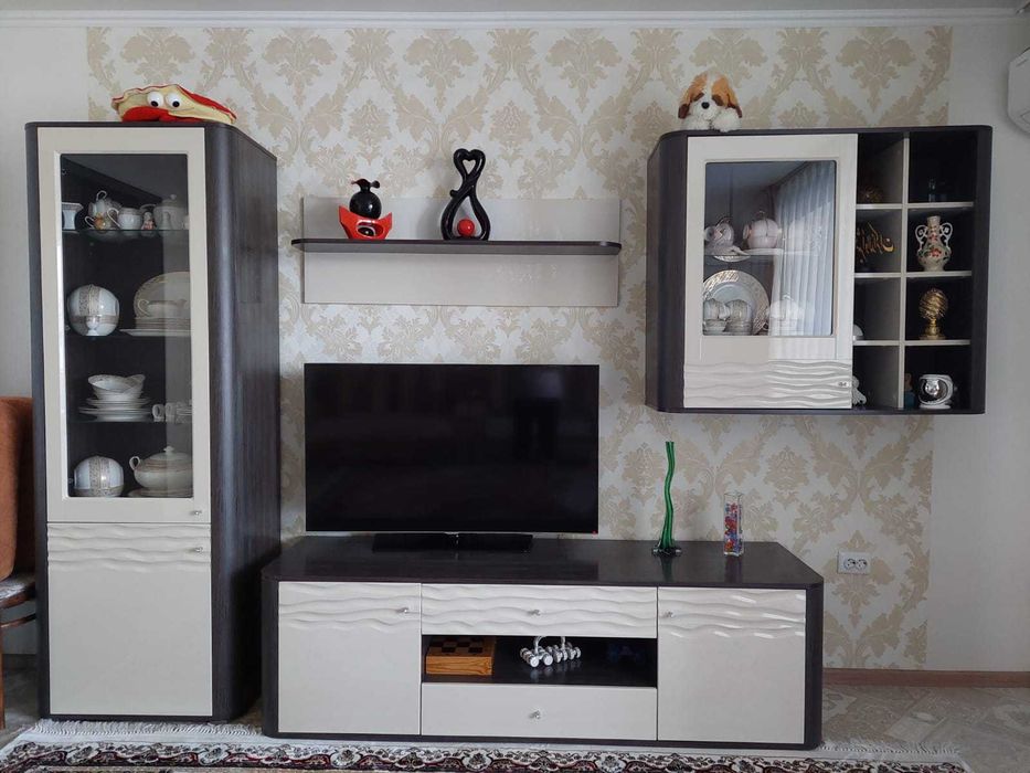 Продам шкаф-стенка в гостинную