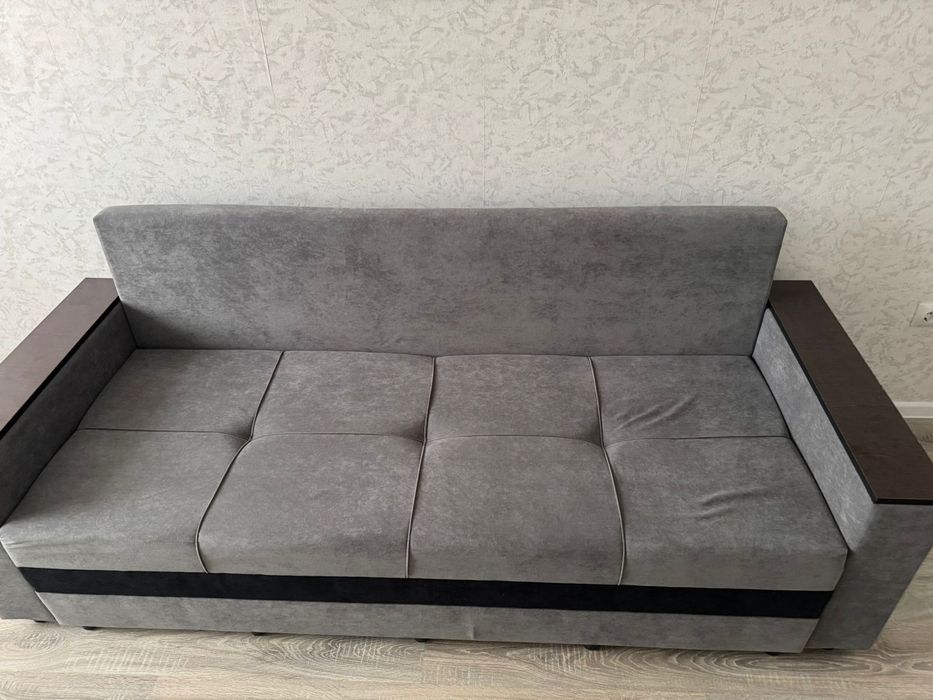 Продам диван новый.