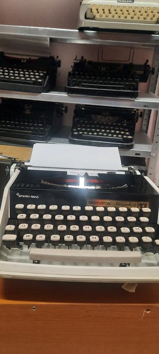 Mașină de scris Remington Monarh 2
