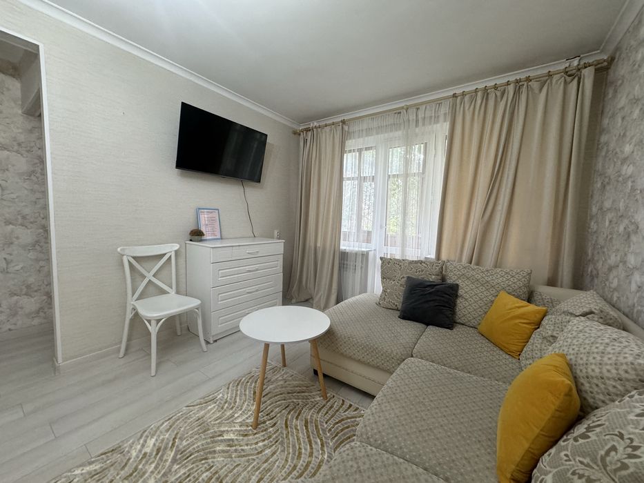 Квартира 1 комнатная возле Цума