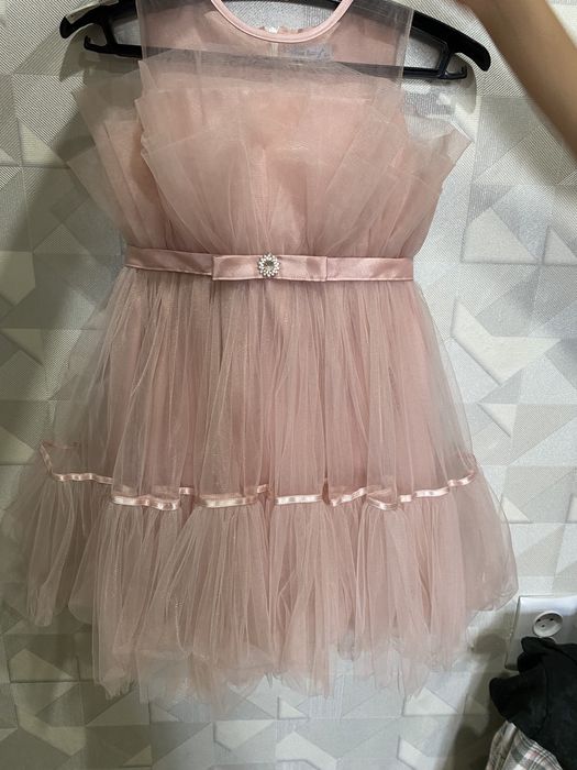 Прокат платье на 110 на 5-6 лет в отличном состоянии