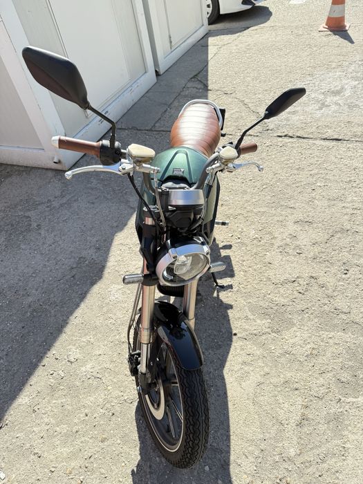 Scuter electric Super Soco TC Cafe Racer (permis cat. B)
