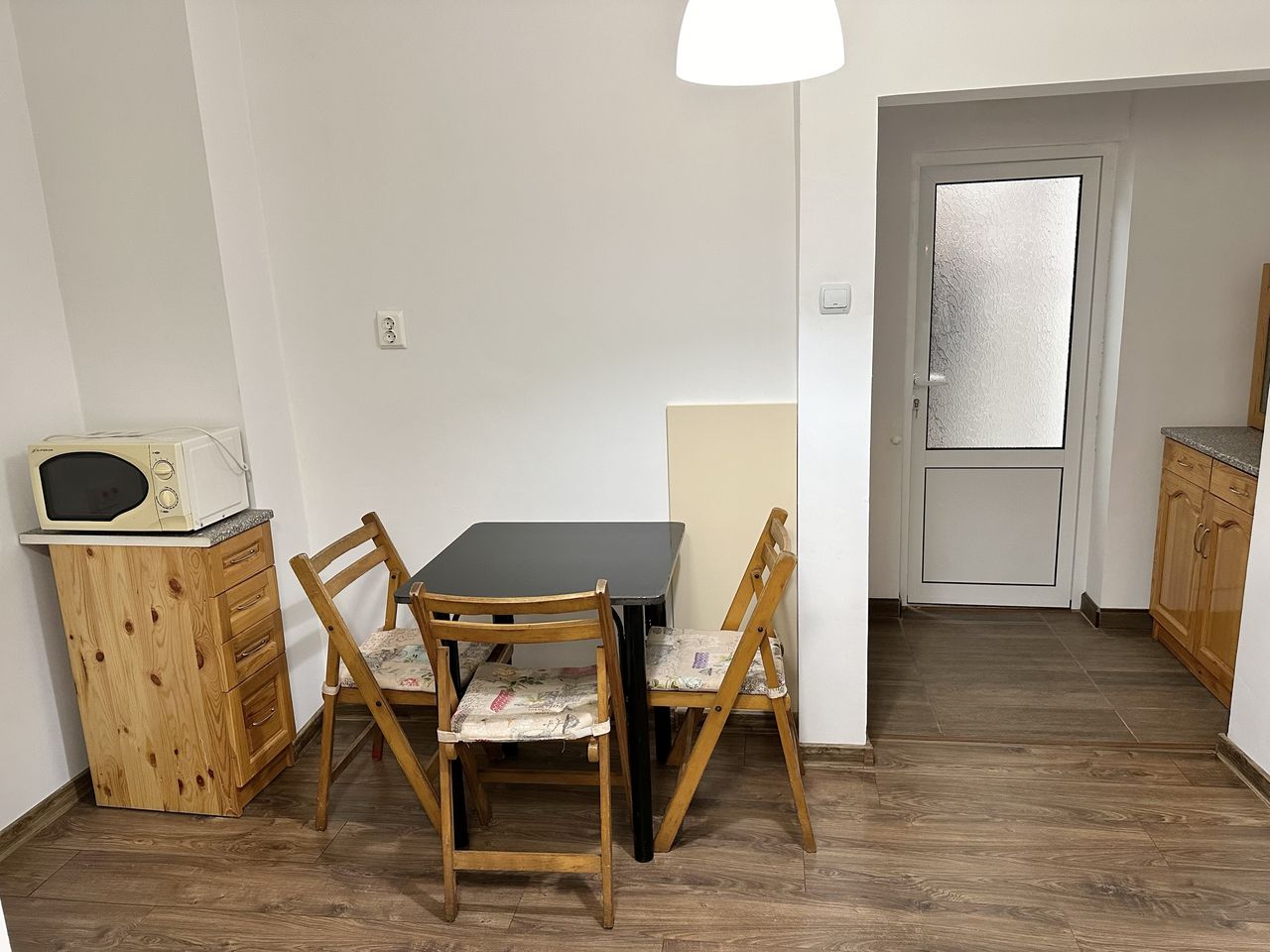 Дава се под наем Тристаен апартамент в Благоевград, Запад - 75 кв.м за 331.5 € - Снимка #17