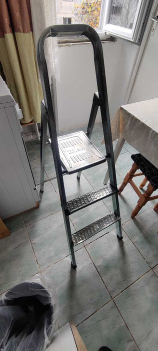 Scara metalica 3 trepte Zilan (aluminiu + otel) cu mic defect