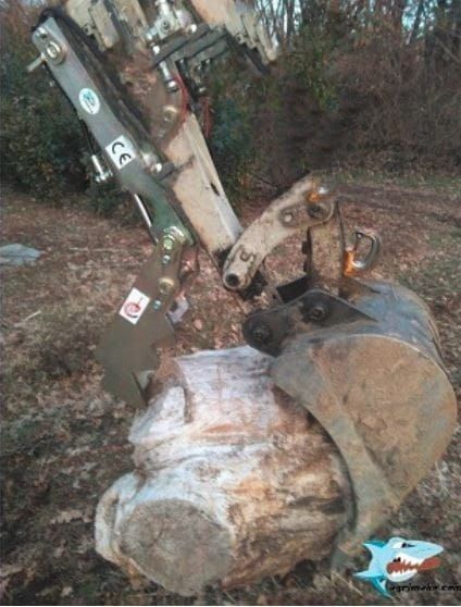 Gheara mecanica pentru buldoexcavator Caterpillar