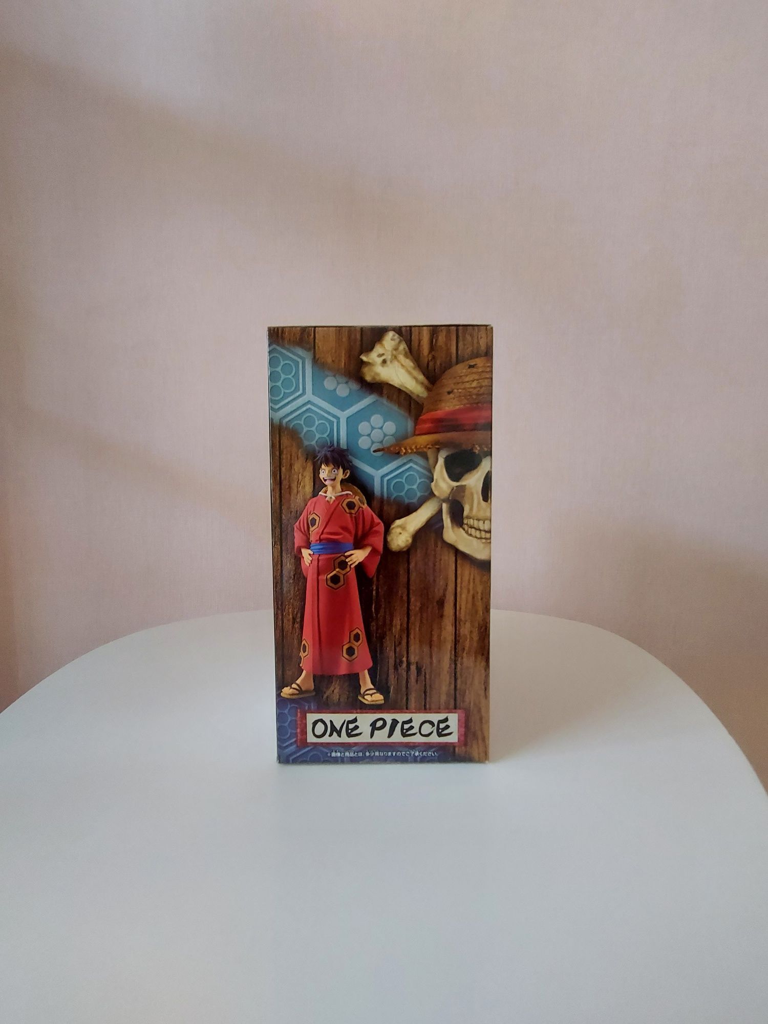Продавам Monkey D. Luffy