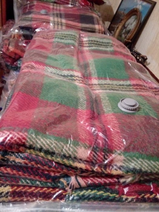 Продавам класически вълнени родопски одеяла