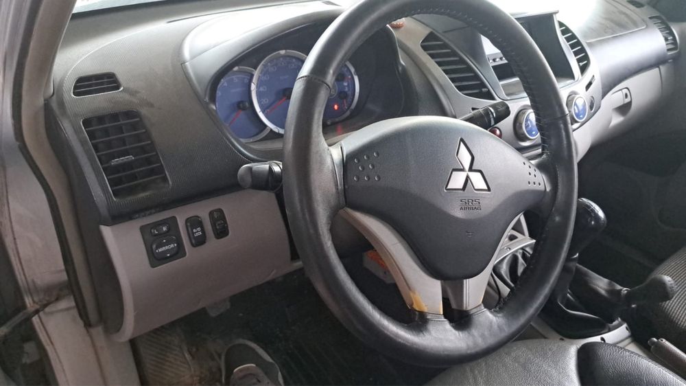 Mitsubishi  L200 2007