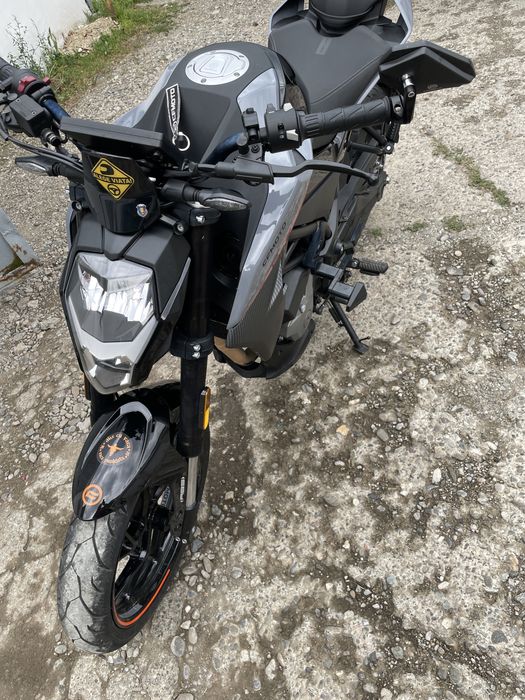 CF Moto 300 NK ABS